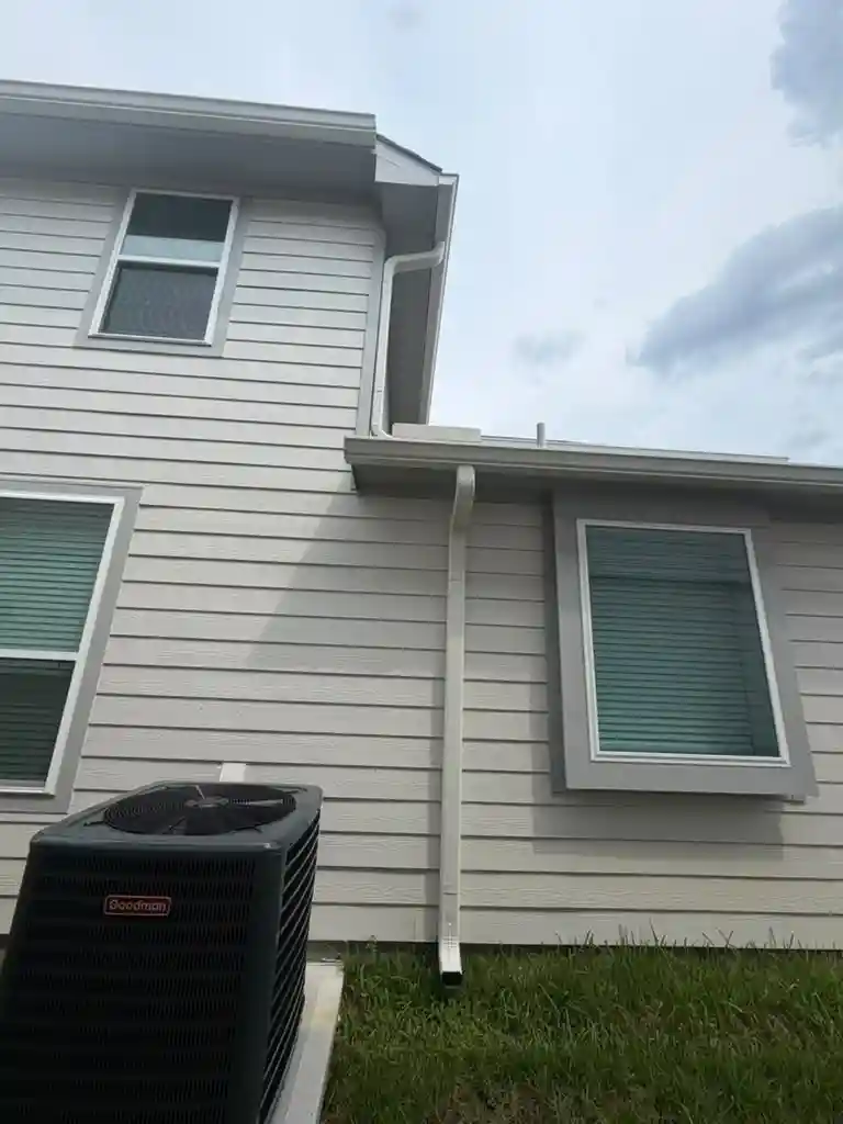 Seamless Gutter Installation Photo 7